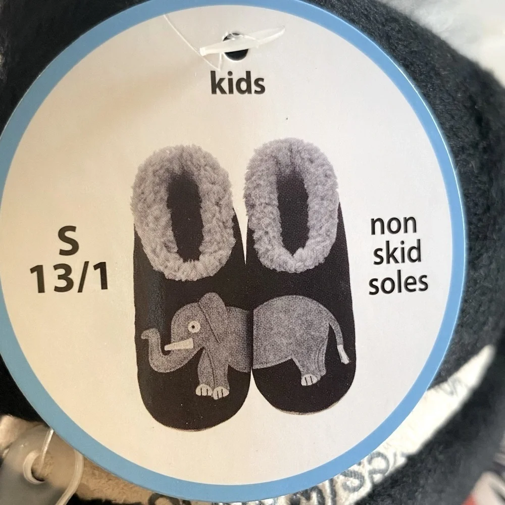 SNOOZIES Pairable Slipper Socks Non-Slip Fuzzy Black Grey Elephants Kids…
